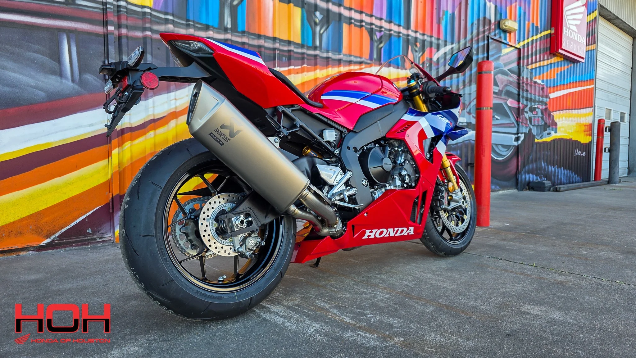 2025 HONDA CBR1000RR-R Fireblade SP in RED - view 2
