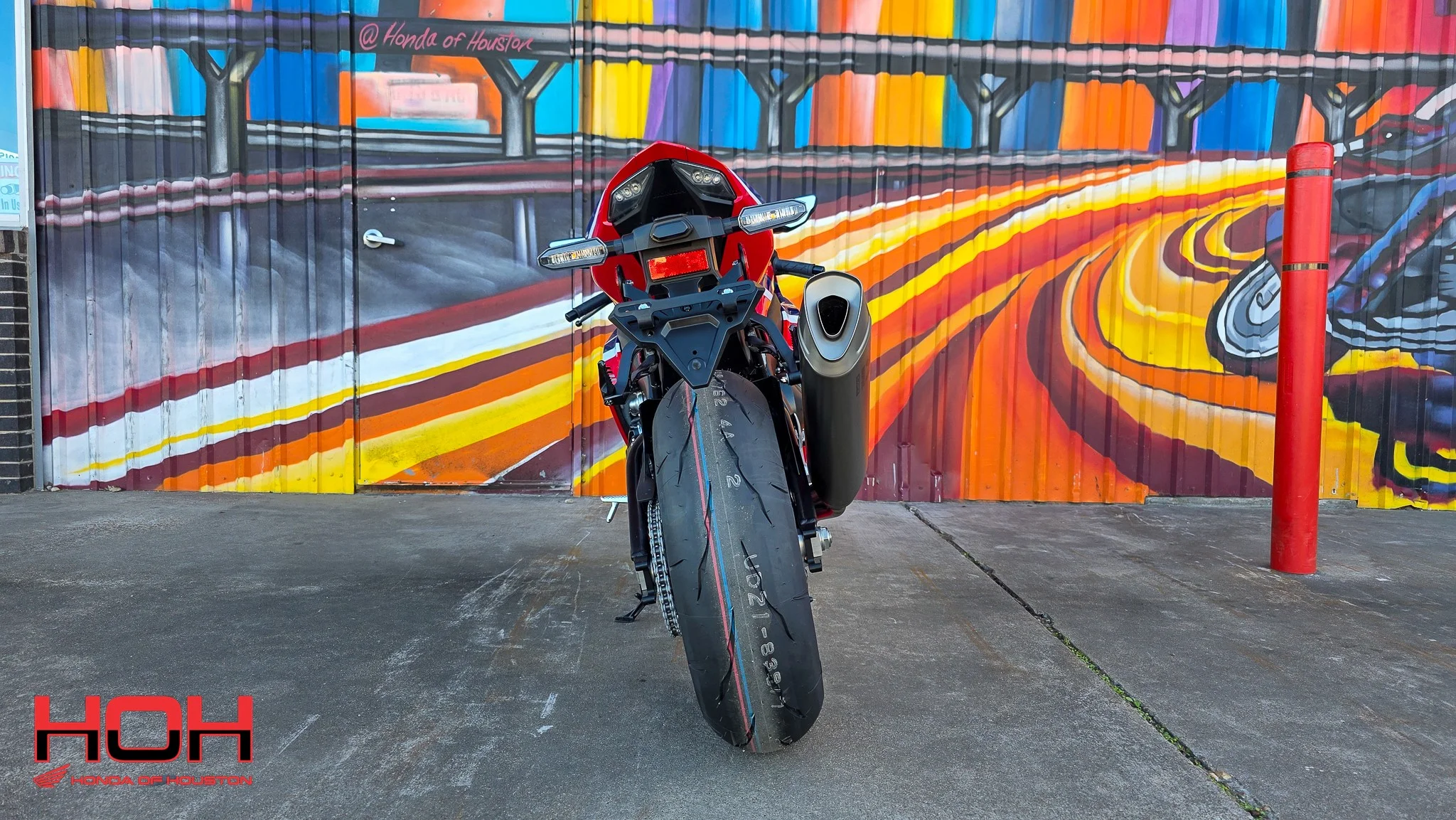 2025 HONDA CBR1000RR-R Fireblade SP in RED - view 3