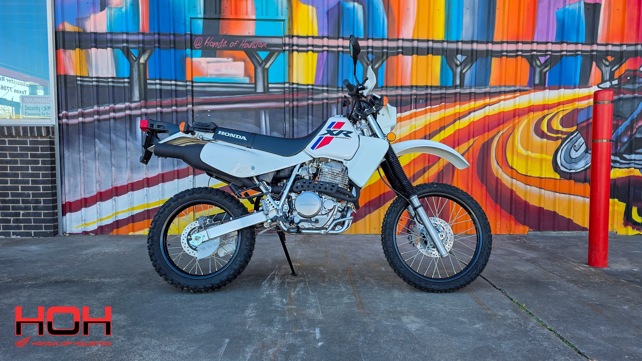 2025 HONDA XR650L in WHITE