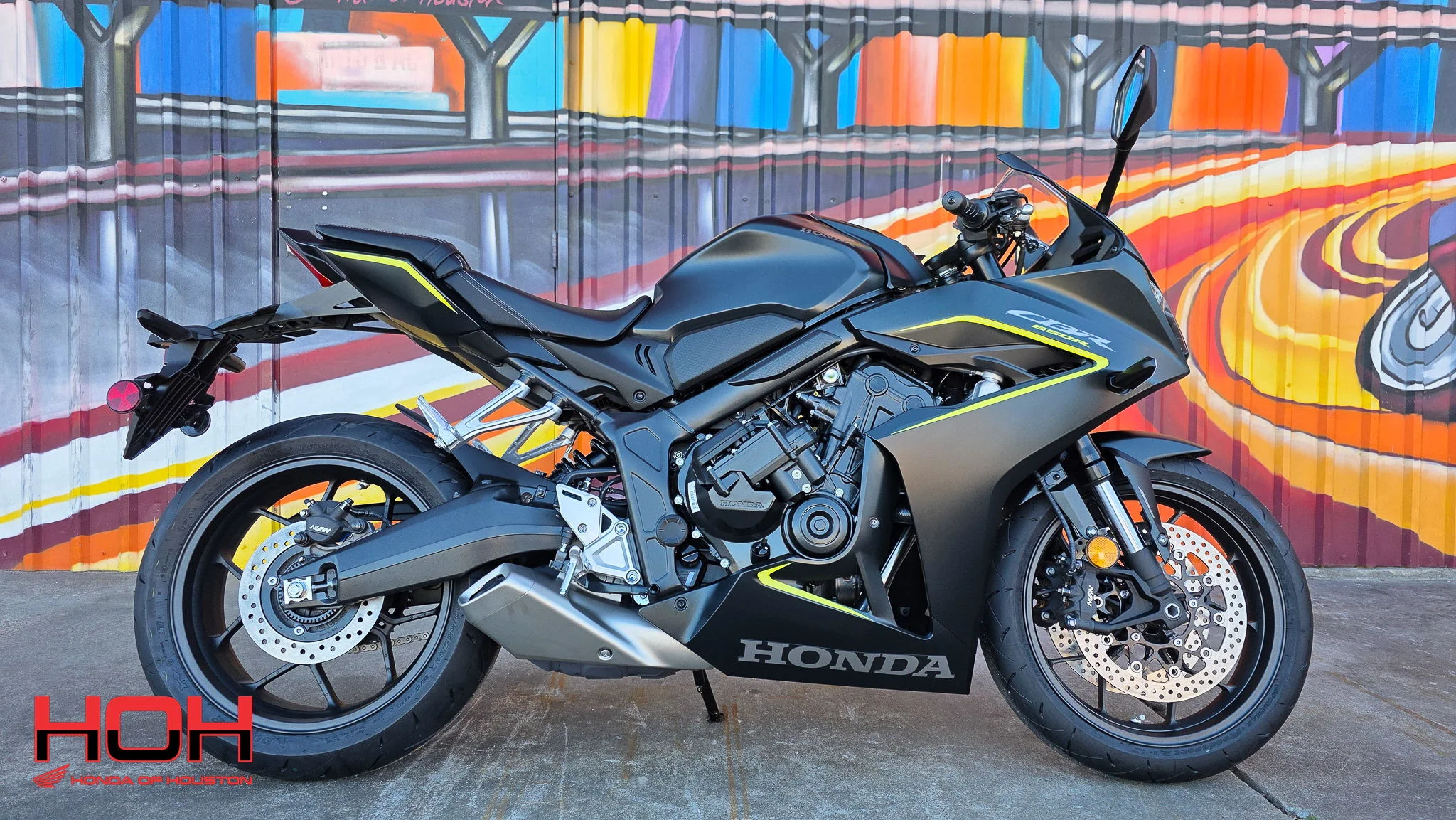 2026 HONDA CBR650R E-clutch in BLACK - view 4