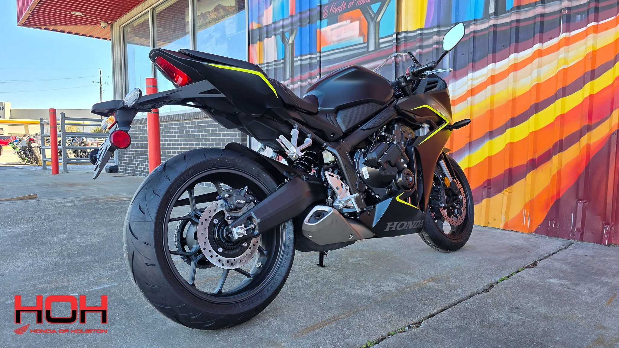 2026 HONDA CBR650R E-clutch in BLACK - view 2