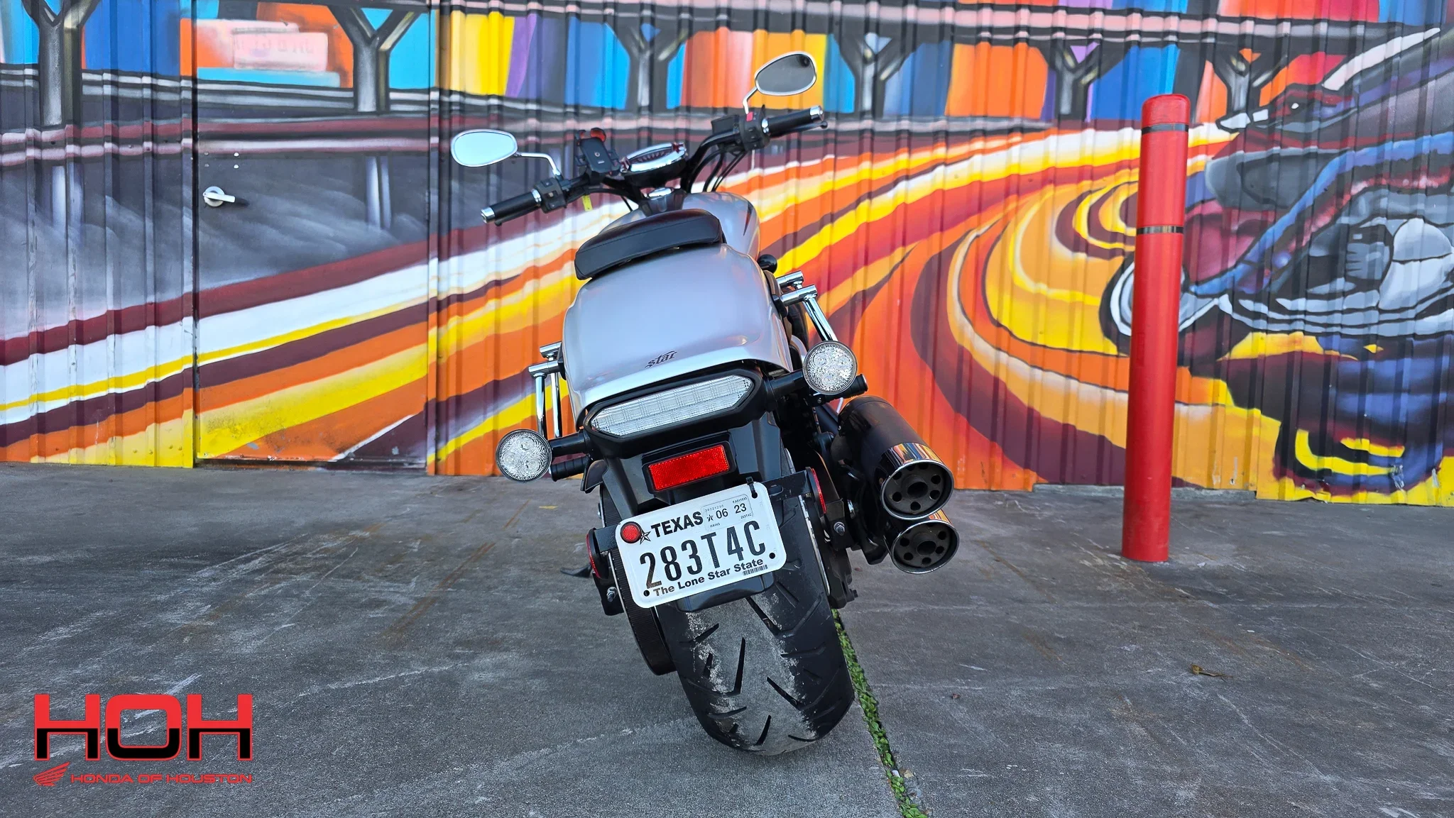 2015 YAMAHA Stryker in SILVER - view 3